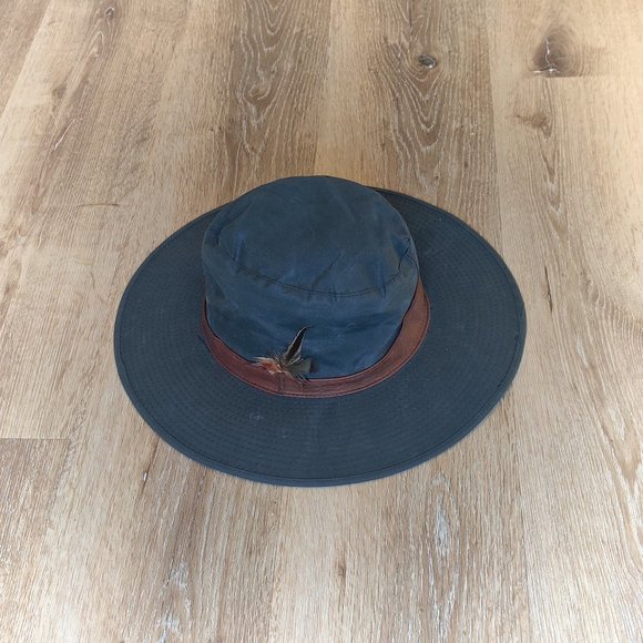 Barbour Other - BARBOUR wide brim waxed cotton hat leather trim feather Men's Small
